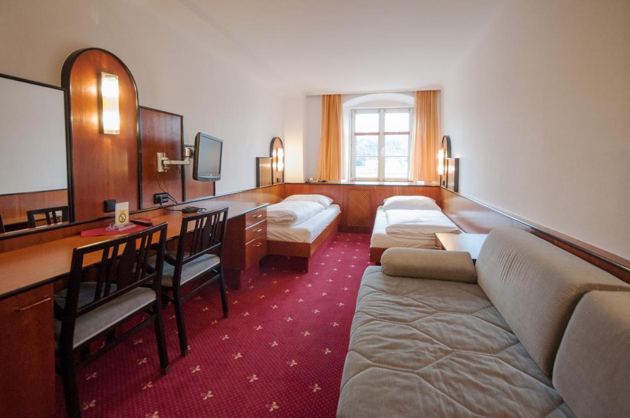 Hotel Gasthof Sonne Ашах-ан-дер-Донау Экстерьер фото