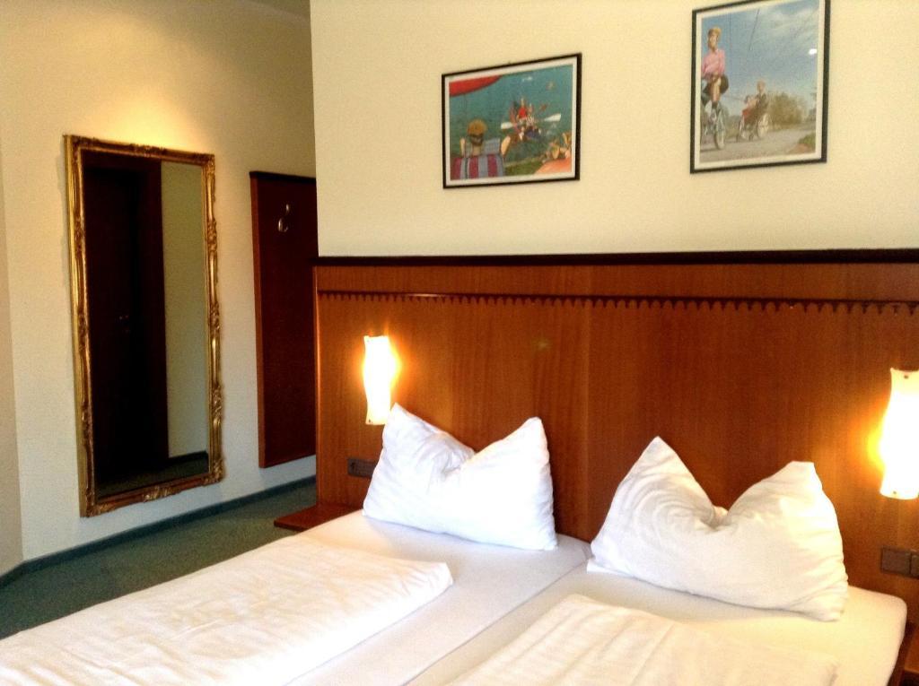 Hotel Gasthof Sonne Ашах-ан-дер-Донау Экстерьер фото