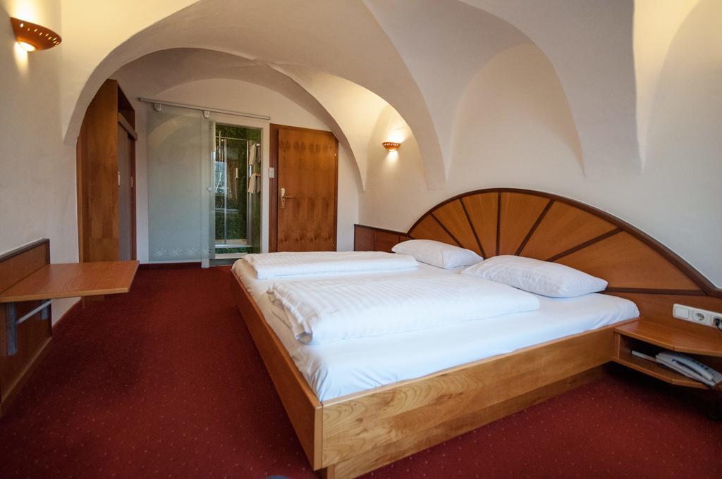 Hotel Gasthof Sonne Ашах-ан-дер-Донау Экстерьер фото