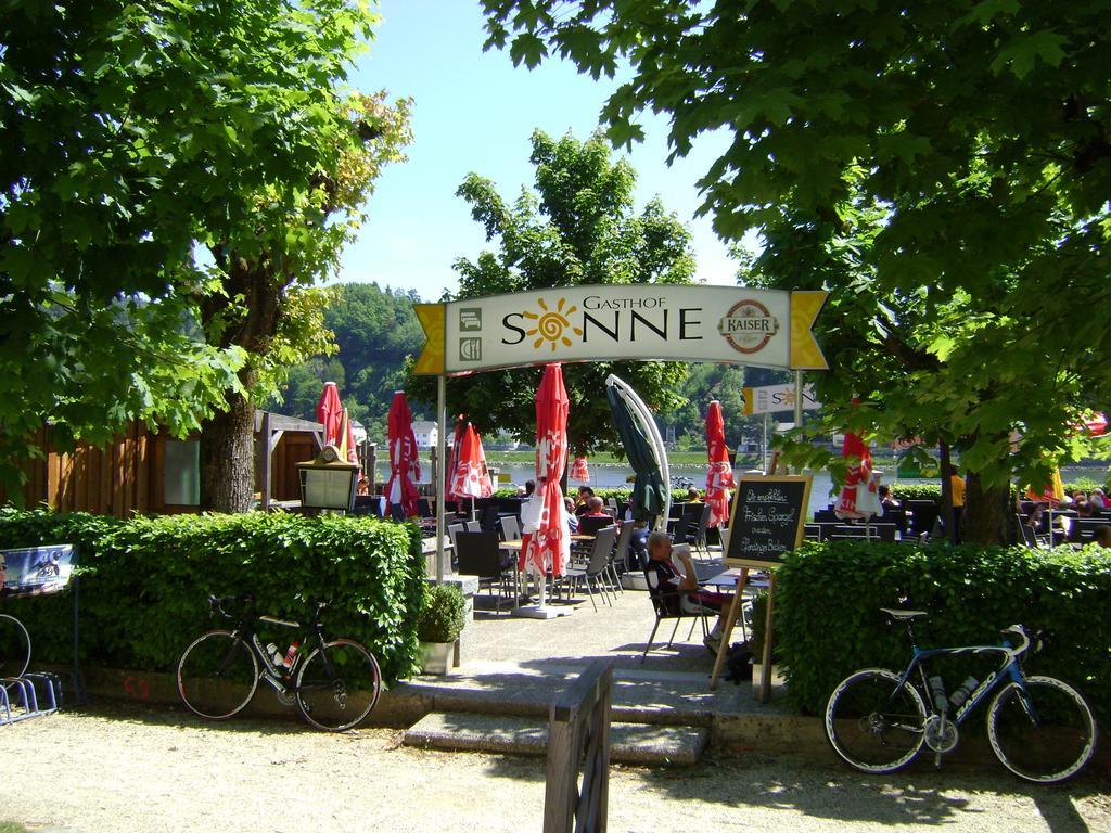 Hotel Gasthof Sonne Ашах-ан-дер-Донау Экстерьер фото