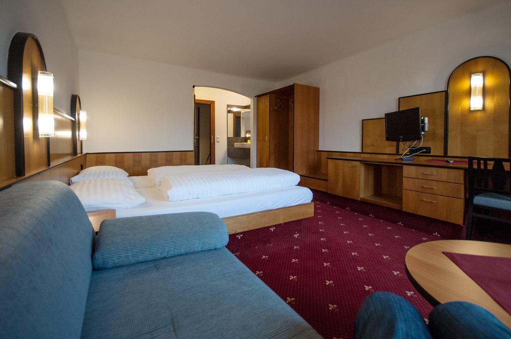 Hotel Gasthof Sonne Ашах-ан-дер-Донау Экстерьер фото